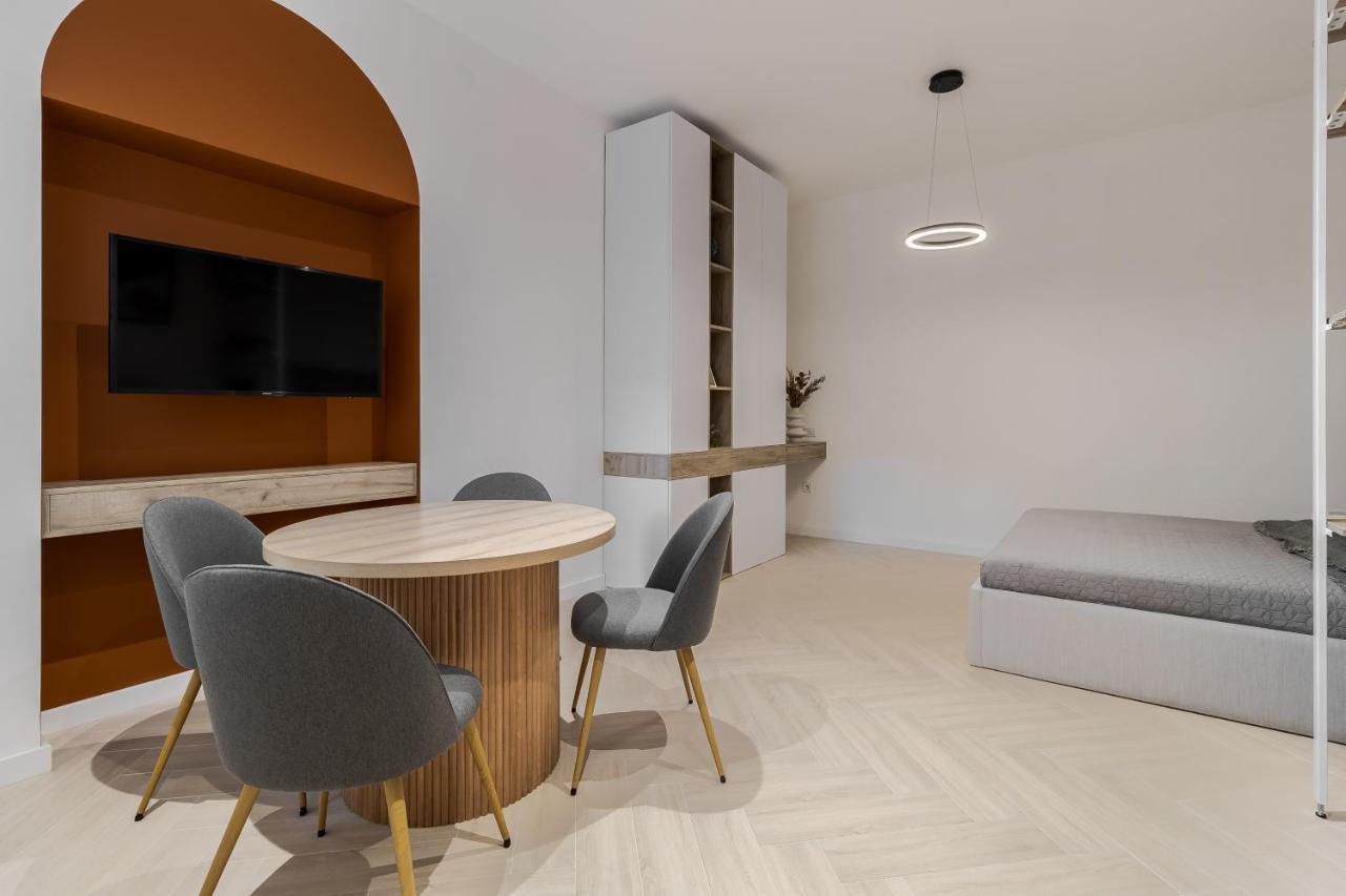 Inshiapartments On Ferentsa Lista Str Lviv Eksteriør bilde