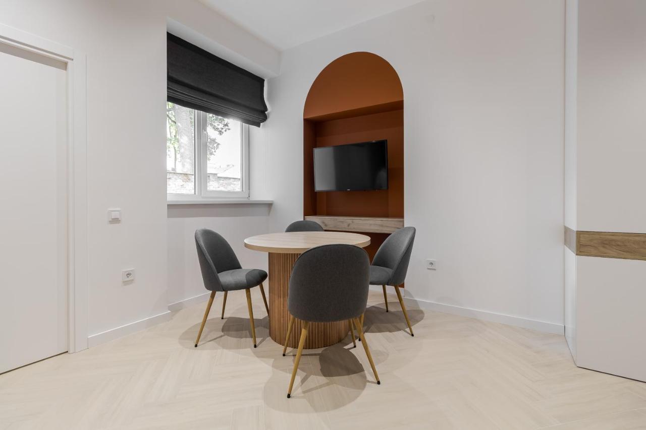Inshiapartments On Ferentsa Lista Str Lviv Eksteriør bilde