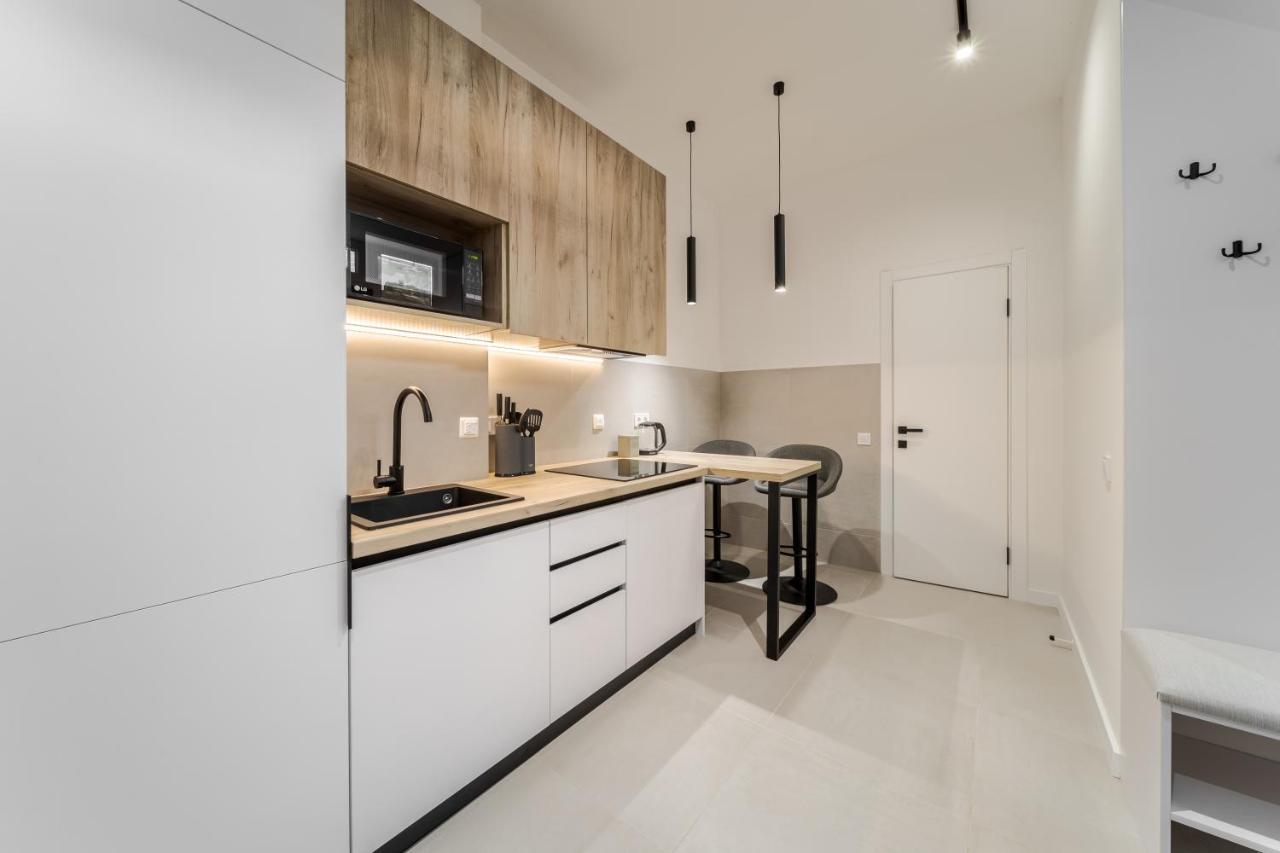 Inshiapartments On Ferentsa Lista Str Lviv Eksteriør bilde